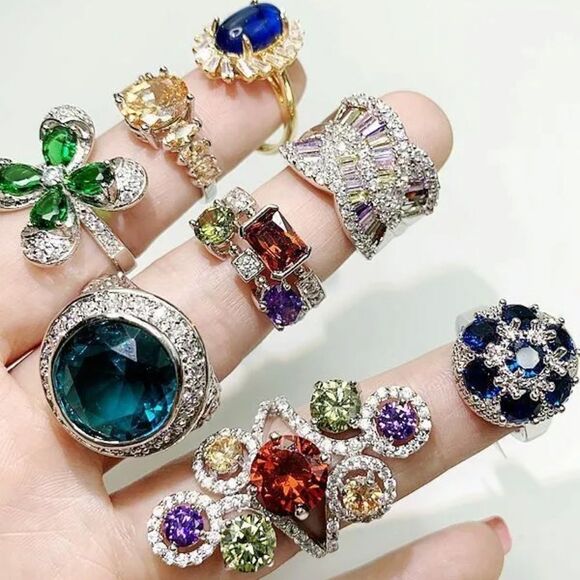 1 LB Vintage to Now Jewelry Lot- MYSTERY BOX! - Picture 7 of 12